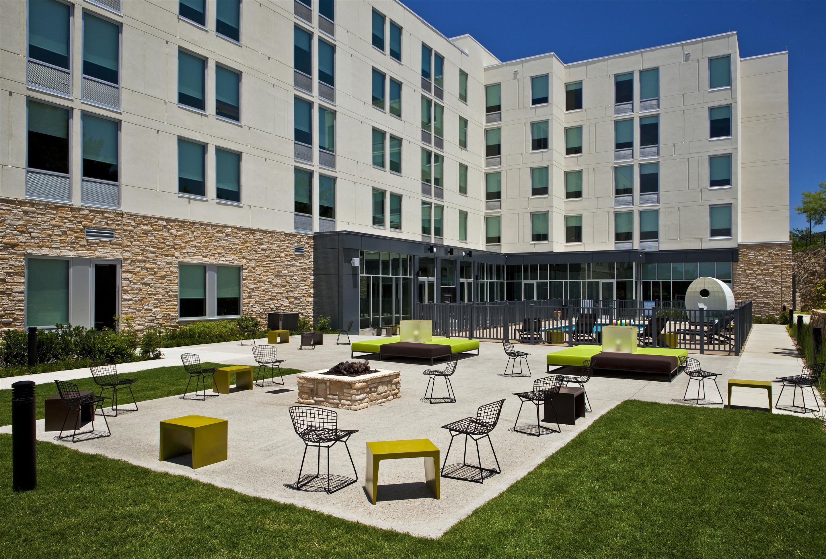 Aloft Hotel Las Colinas Irving Bagian luar foto